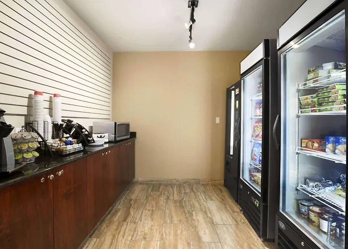 Ramada By Wyndham Edson